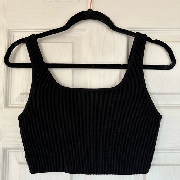 Aritzia Sculpt Cropped Tanks - Picture 3 of 3